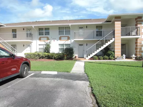 534 S Lakes End Dr #E1, Fort Pierce, FL 34982