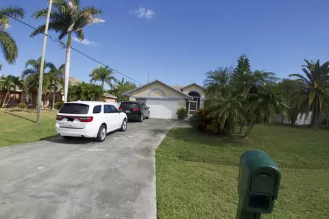1925 SE Berkshire Blvd, Port Saint Lucie, FL 34952