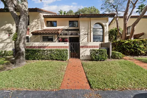 10359 S Circle Lake Dr #102, Boynton Beach, FL 33437