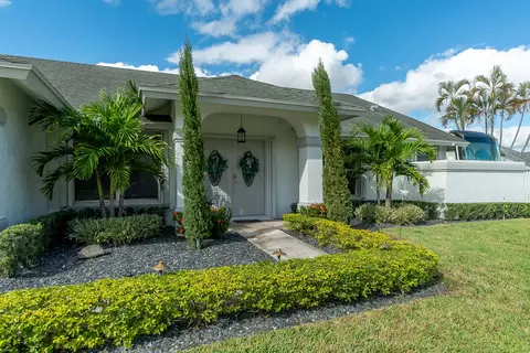 13731 Staimford Dr, Wellington, FL 33414