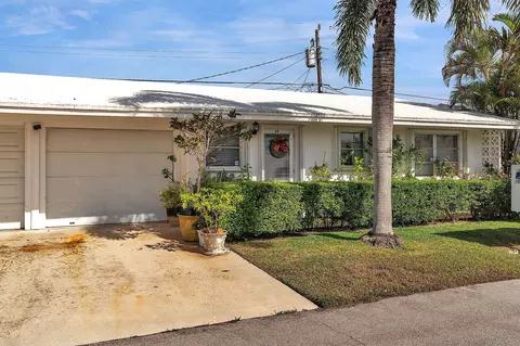 728 Ridge Rd #24, Lantana, FL 33462