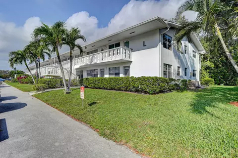 373 Durham L Cir, Deerfield Beach, FL 33442