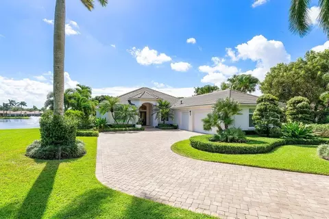 52 Bermuda Lake Dr, Palm Beach Gardens, FL 33418