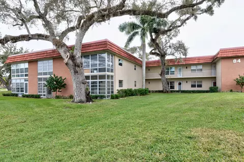 84 Crooked Tree Ln #104, Vero Beach, FL 32962