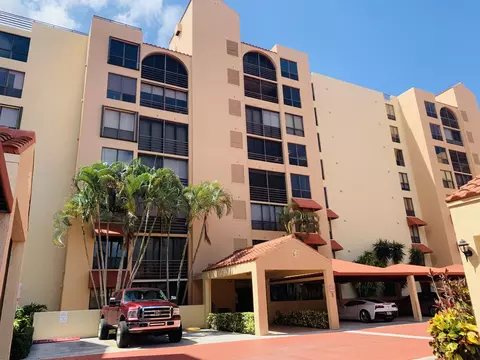 7137 Promenade Dr #202, Boca Raton, FL 33433