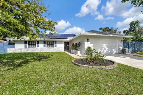 4245 NW 9th St, Delray Beach, FL 33445