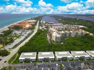 4501 S Ocean Blvd #F2, South Palm Beach, FL 33480