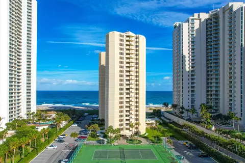 2800 N Ocean Dr #B-11B, Riviera Beach, FL 33404