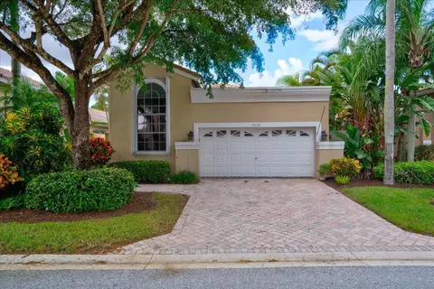 4542 Carlton Golf Dr, Lake Worth, FL 33449