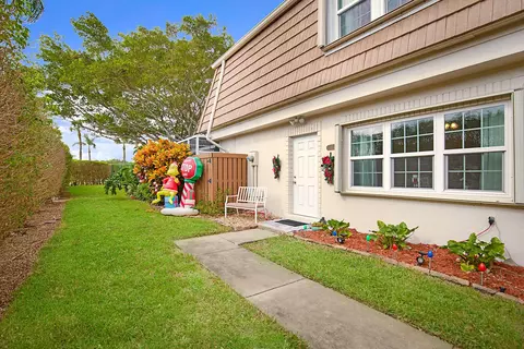 11595 Winchester Dr #B, Palm Beach Gardens, FL 33410