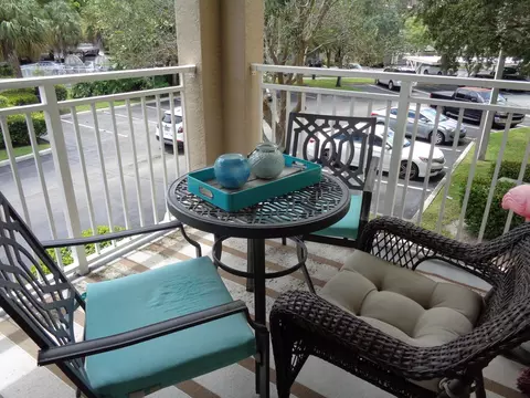 6426 Emerald Dunes Dr #201, West Palm Beach, FL 33411