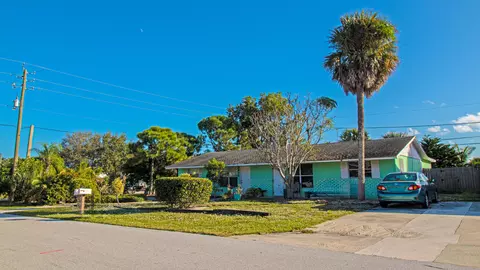 2400 NE Rustic Way, Jensen Beach, FL 34957