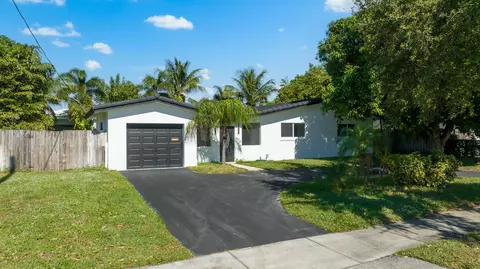 2311 NE 45th St, Lighthouse Point, FL 33064