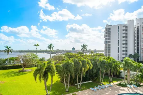 3800 Washington Rd #402, West Palm Beach, FL 33405