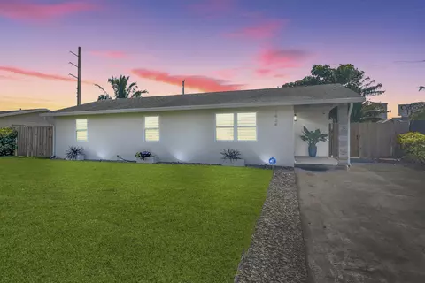 1434 W Hardee St, Lantana, FL 33462