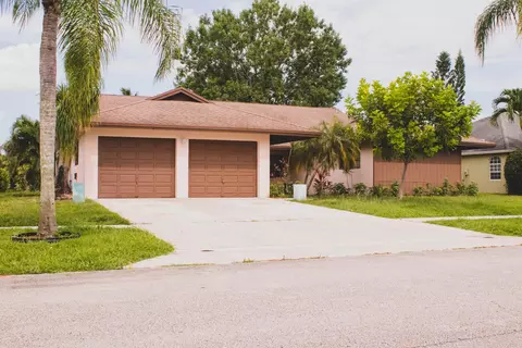 121 Santiago St, Royal Palm Beach, FL 33411