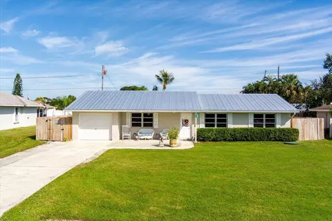 2543 SE Petit Ln, Port Saint Lucie, FL 34952