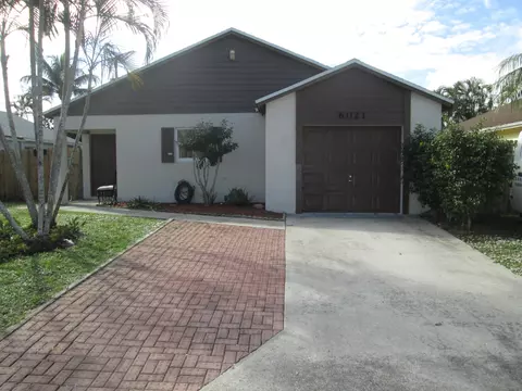 6021 Lace Wood Cir, Lake Worth, FL 33462