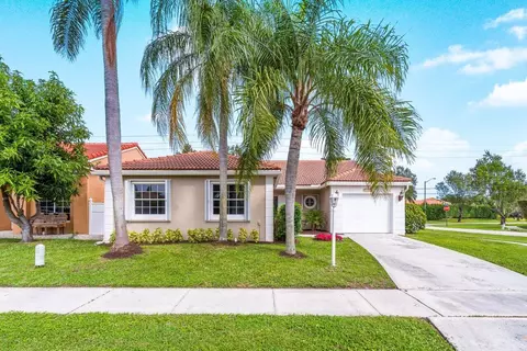 18750 Caspian Cir, Boca Raton, FL 33496
