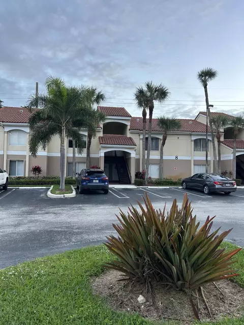 815 W Boynton Beach Blvd #8-202, Boynton Beach, FL 33426