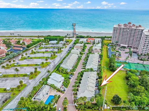 778 Seaview Dr, Juno Beach, FL 33408