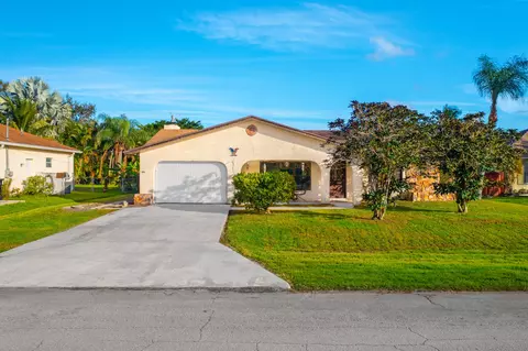 1949 SE Cheltenham St, Port Saint Lucie, FL 34983