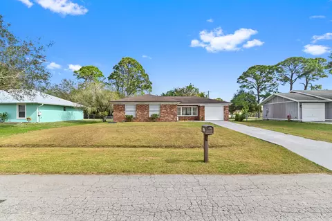 1281 SE Navajo Ln, Port Saint Lucie, FL 34983