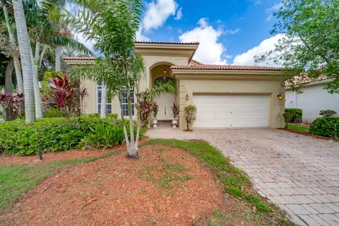 7395 NW 19 Th Ct, Pembroke Pines, FL 33024