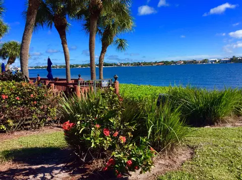 108 Half Moon Cir #D2, Hypoluxo, FL 33462