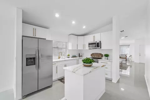1060 NW 5th Ave, Boynton Beach, FL 33426