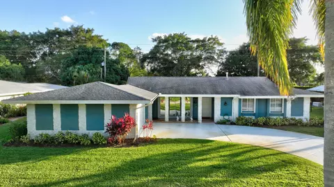 1554 SE Sunshine Ave, Port Saint Lucie, FL 34952