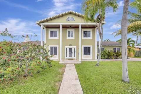 191 SE 11th St, Deerfield Beach, FL 33441