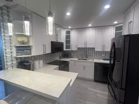 810 Lake Shore Dr #44, Lake Park, FL 33403