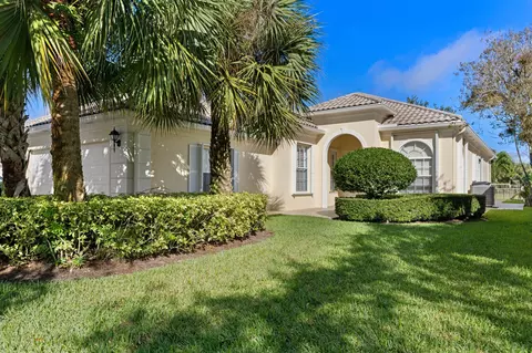 8051 Jolly Harbour Ct, Wellington, FL 33414