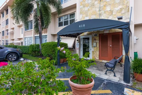 410 SE 2nd St #215, Hallandale Beach, FL 33009