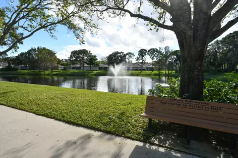 9304 Chapman Oak Ct, Palm Beach Gardens, FL 33410