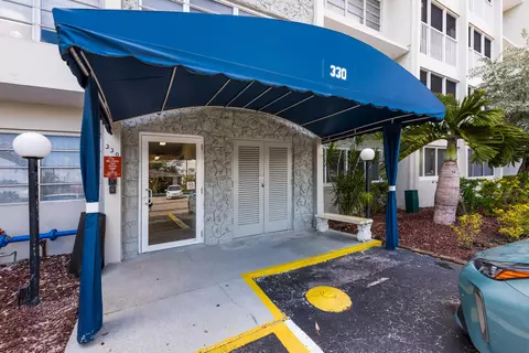 330 SE 2nd St #101E, Hallandale Beach, FL 33009