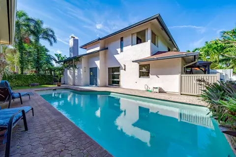 9752 SW 1st St, Plantation, FL 33324