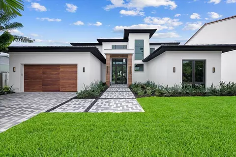 364 Ellamar Rd, West Palm Beach, FL 33405