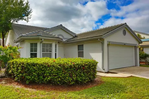 2974 Torrey Pine Ln, Lake Worth, FL 33462