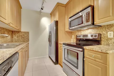 1091 Wolverton E, Boca Raton, FL 33434 photo 1