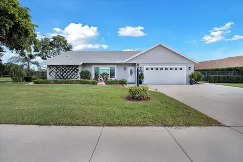 8268 Blue Cypress Dr, Lake Worth, FL 33467