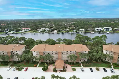 2001 Marina Isle Way #402, Jupiter, FL 33477
