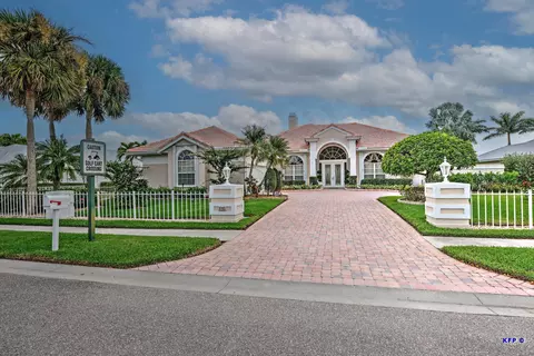 8165 SE Double Tree Dr, Hobe Sound, FL 33455