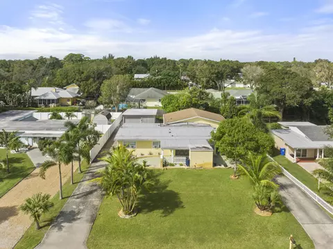 1745 33rd Ave, Vero Beach, FL 32960