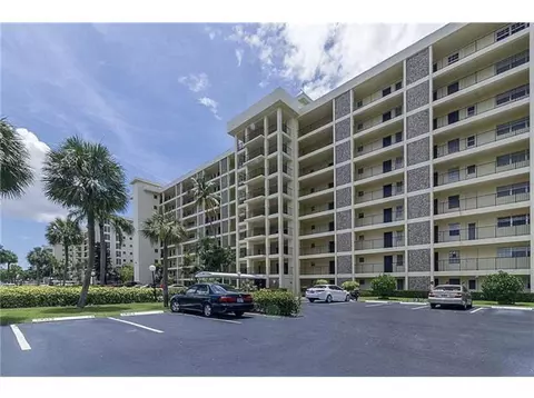 3150 N Palm Aire Dr #209, Pompano Beach, FL 33069