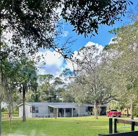 880 NW 141st St, Okeechobee, FL 34972
