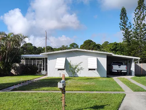 3032 SE Morningside Blvd, Port Saint Lucie, FL 34952