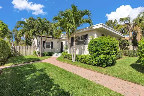 245 Greenwood Dr, West Palm Beach, FL 33405