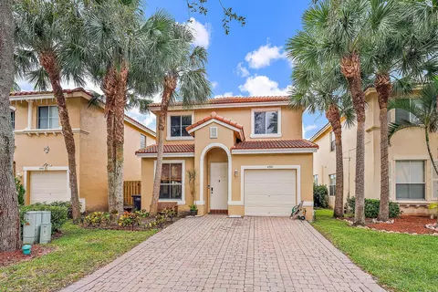 4351 Lake Lucerne Cir, West Palm Beach, FL 33409